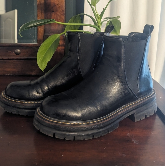 Youthjune Chelsea Boots - Picture 1 of 3